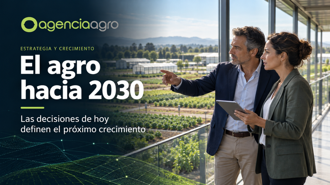 CEO y directora de una empresa de agronegocios evalúan su próxima etapa de crecimiento frente a parcelas productivas.